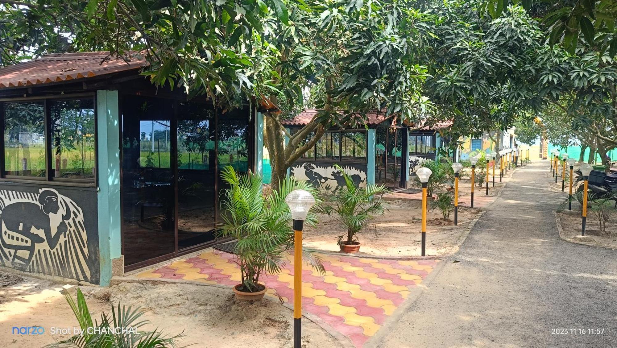 Modhubon Agro Tourism Hotel Bolpur Exterior photo